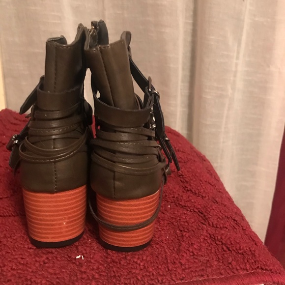 Booties - Picture 5 of 6